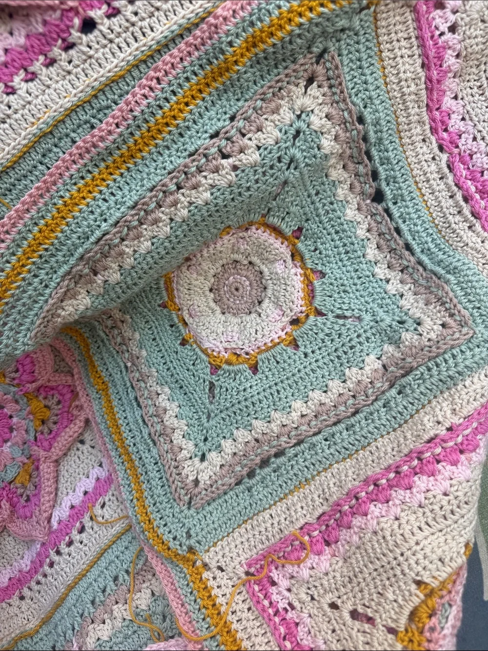 NEW Handmade Pink3D Floral Crochet Throw Blanket Lotus flower multicolor pastels
